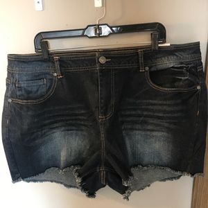 Lovesick denim shorts (Size 22)
